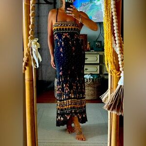 Maxi dress open back beautiful print brazilian brand Farm .